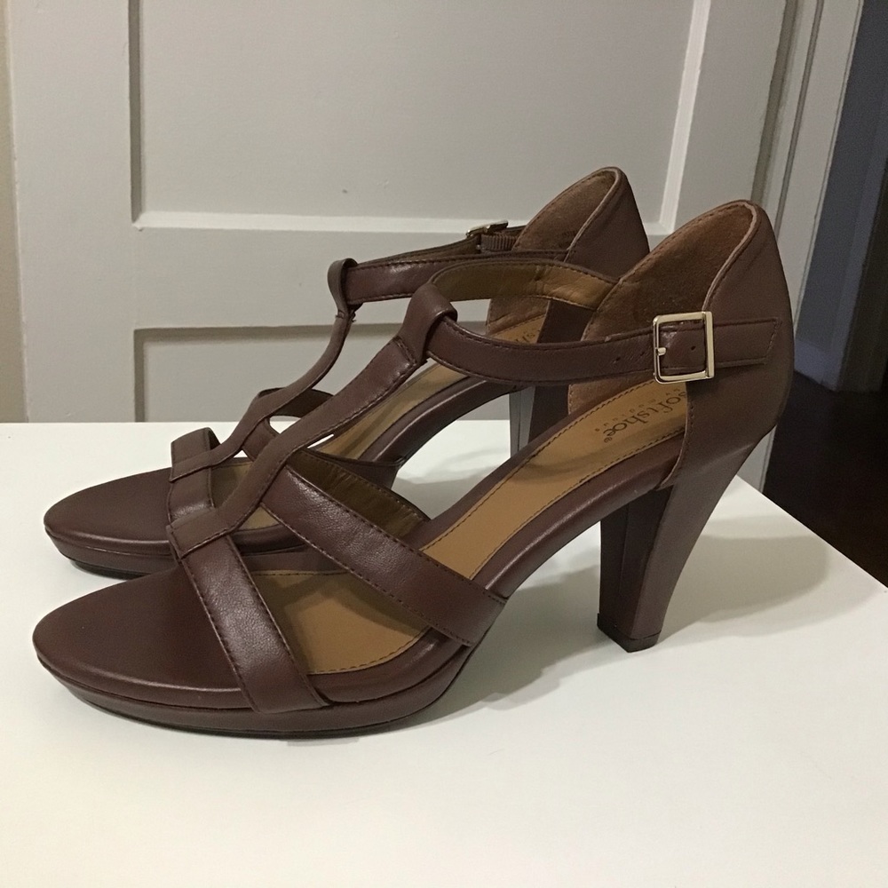 Brown Strap COMFY HEELS Soft Shoe by Medicus